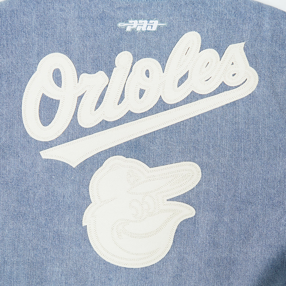 MLB BALTIMORE ORIOLES VARSITY BLUES BLOUSON COLLÉGIAL EN DENIM POUR FEMME (DENIM/LIN)