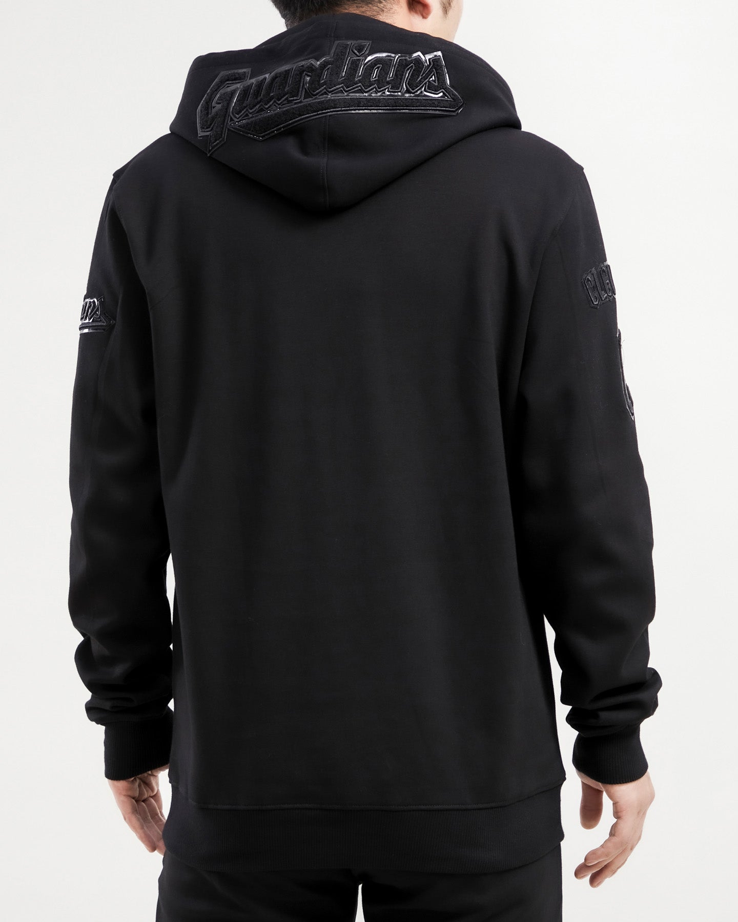 MLB CLEVELAND GUARDIANS TRIPLE BLACK MEN'S PO HOODIE (TRIPLE BLACK)