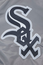 MLB CHICAGO WHITE SOX SCRIPT TAIL BLOUSON EN SATIN POUR HOMME (GRIS)