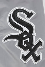 MLB CHICAGO WHITE SOX SCRIPT TAIL BLOUSON EN SATIN POUR HOMME (GRIS)
