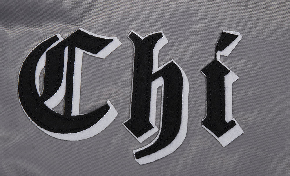 MLB CHICAGO WHITE SOX OLD ENGLISH MEN'S RIB SATIN JACKET (GRAY)