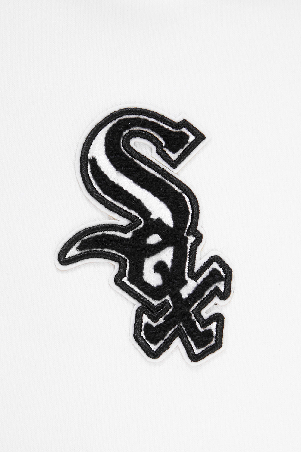 MLB CHICAGO WHITE SOX CLASSIC WOMEN'S CROPPED PULLOVER HOODIE (WHITE)