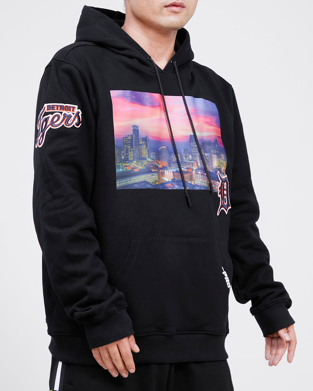 MLB DETROIT TIGERS CITY SCAPE MEN'S PULLOVER HOODIE (BLACK)