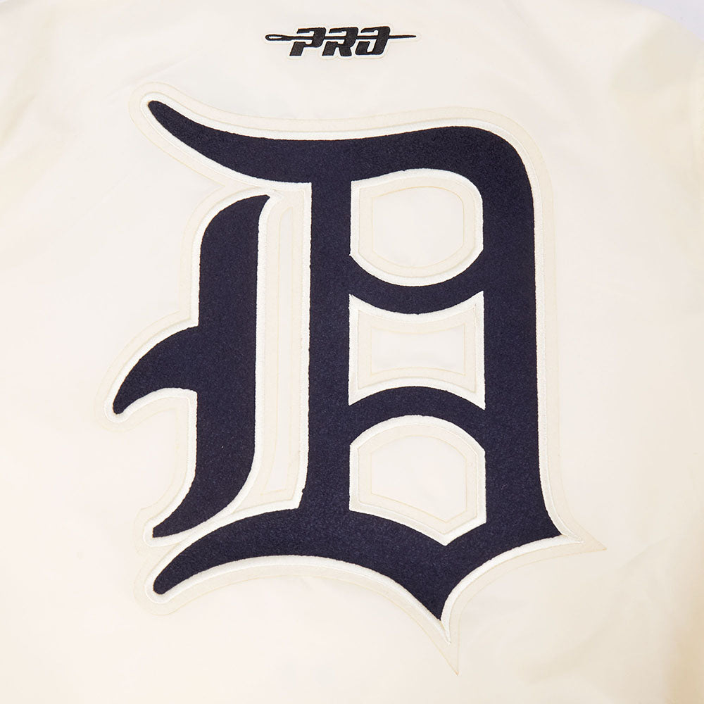 MLB DETROIT TIGERS RETRO CLASSICS BLOUSON PRO EN SATIN À BORDS CÔTELÉS TEINTS EN FIL POUR HOMME (COQUILLE D'ŒUF/MARINE MINUIT)