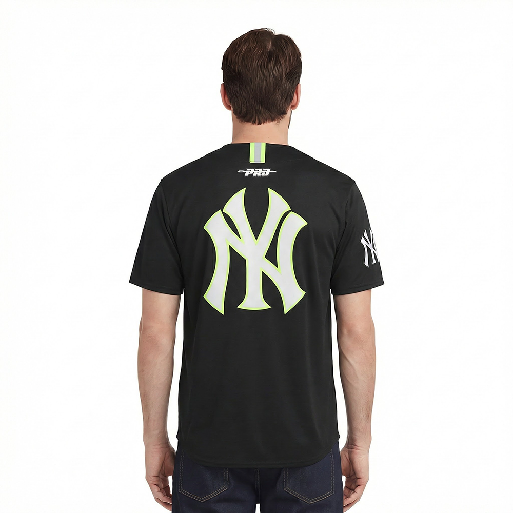 LNY1314869-BLK-MODEL-2
