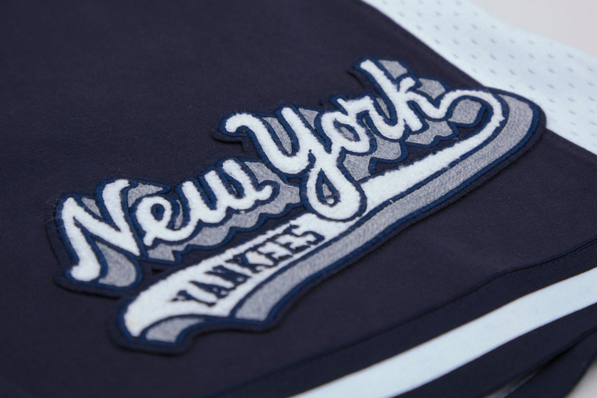MLB NEW YORK YANKEES SCRIPT TAIL SHORT EN MAILLE DOUBLE 2.0 POUR HOMME (MARINE MINUIT)
