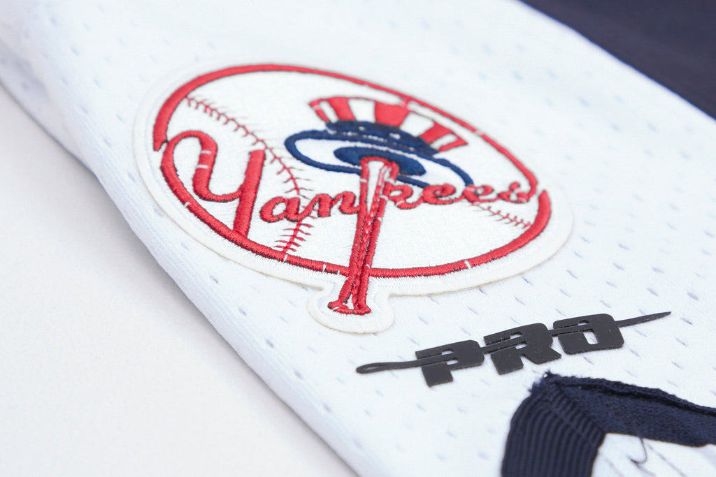 MLB NEW YORK YANKEES SCRIPT TAIL SHORT EN MAILLE DOUBLE 2.0 POUR HOMME (MARINE MINUIT)