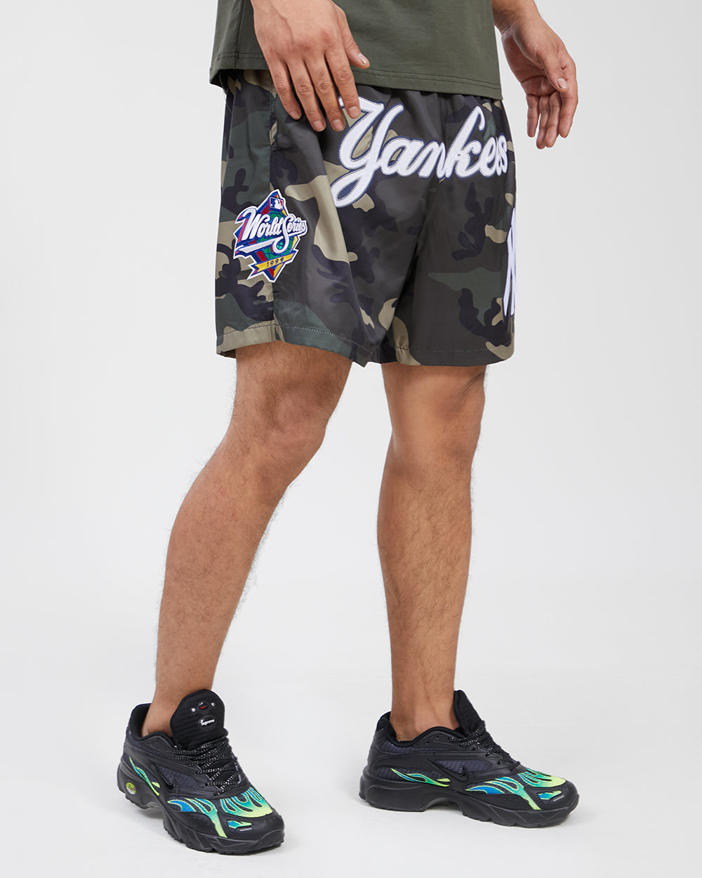 MLB NEW YORK YANKEES AOP CLOUDS MEN'S WOVEN SHORT (CAMO)