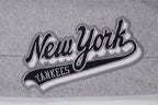MLB NEW YORK YANKEES SCRIPT TAIL PANTALON OUATÉ EN MOLLETON CÔTELÉ POUR HOMME (GRIS CHINÉ/MARINE MINUIT)