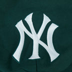MLB NEW YORK YANKEES WINGSPAN CHANDAIL À CAPUCHON EN MOLLETON À ÉPAULES TOMBANTES V2 POUR HOMME (VERT FORÊT)