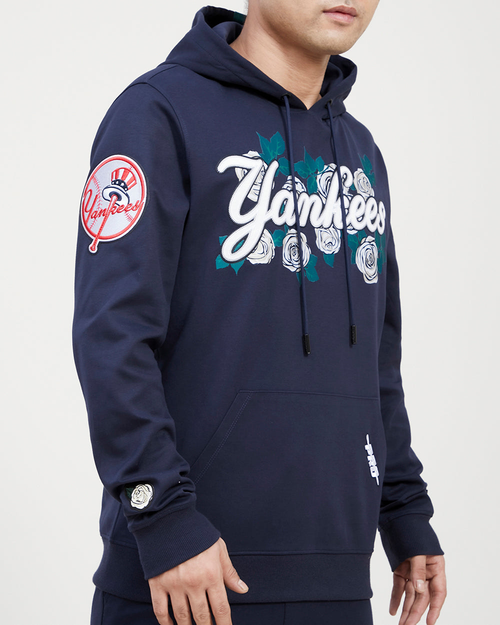 MLB NEW YORK YANKEES ROSES MEN'S PULLOVER HOODIE (MIDNIGHT NAVY)