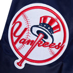 MLB NEW YORK YANKEES SCRIPT TAIL BLOUSON EN SATIN À BORDS CÔTELÉS POUR HOMME (MARINE MINUIT)