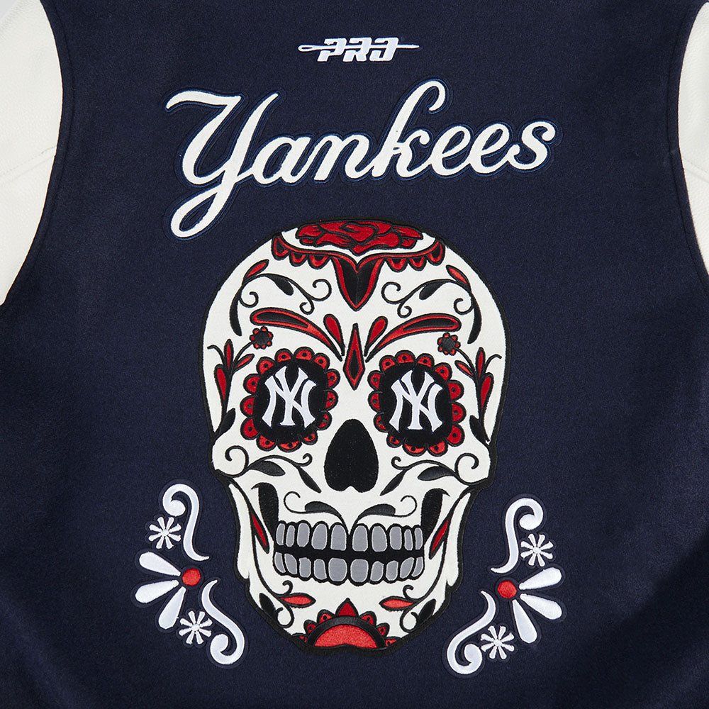 MLB NEW YORK YANKEES SUGAR SKULL BLOUSON COLLÉGIAL EN LAINE À BORDS CÔTELÉS POUR HOMME (MARINE MINUIT/BLANC)