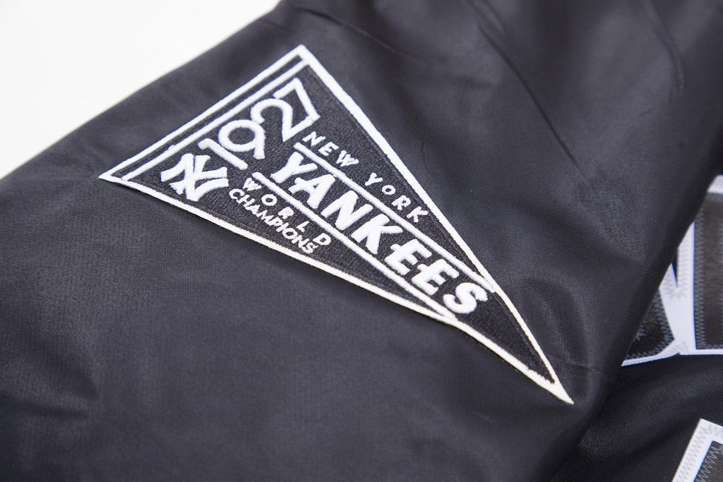MLB NEW YORK YANKEES MURDERERS ROW BIG LOGO MEN'S SATIN JACKET (BLACK)