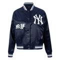 MLB NEW YORK YANKEES OLD ENGLISH BLOUSON EN SATIN À BORDS CÔTELÉS POUR FEMME (MARINE MINUIT)
