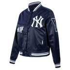 MLB NEW YORK YANKEES OLD ENGLISH BLOUSON EN SATIN À BORDS CÔTELÉS POUR FEMME (MARINE MINUIT)
