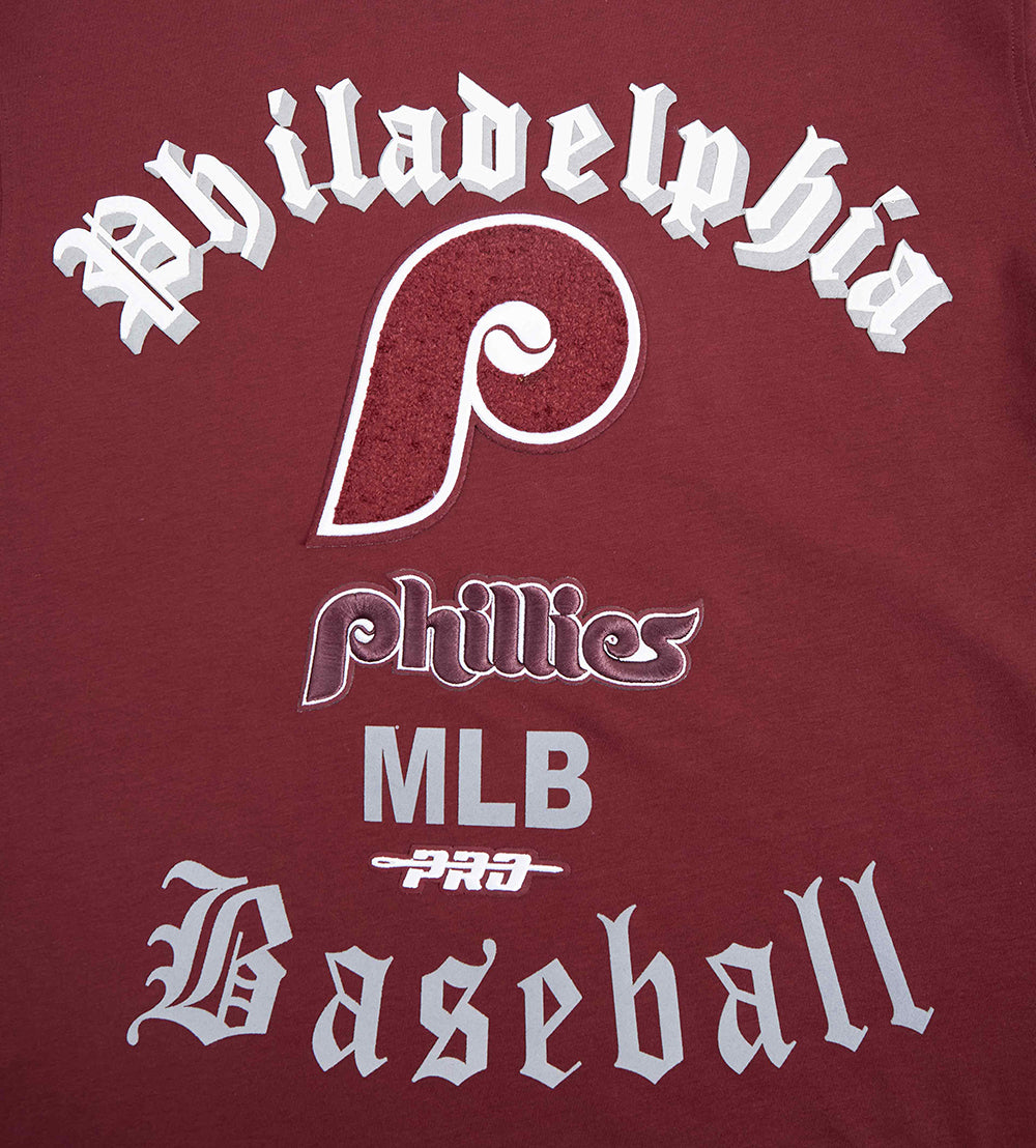 MLB PHILADELPHIA PHILLIES OLD ENGLISH MEN'S TOP (WINE)