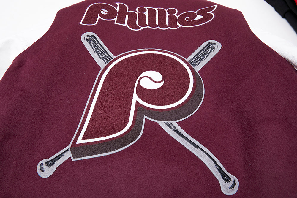 MLB PHILADELPHIA PHILLIES MASH UP VESTE UNIVERSITAIRE EN LAINE CÔTELÉE RÉTRO POUR HOMME (LIE-DE-VIN/BLANC)