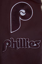 MLB PHILADELPHIA PHILLIES OLD ENGLISH BLOUSON COLLÉGIAL POUR HOMME (COQUILLE D'ŒUF/LIE-DE-VIN)