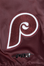 MLB PHILADELPHIA PHILLIES MASH UP BLOUSON RÉTRO EN SATIN À BORDS CÔTELÉS POUR FEMME (LIE-DE-VIN)