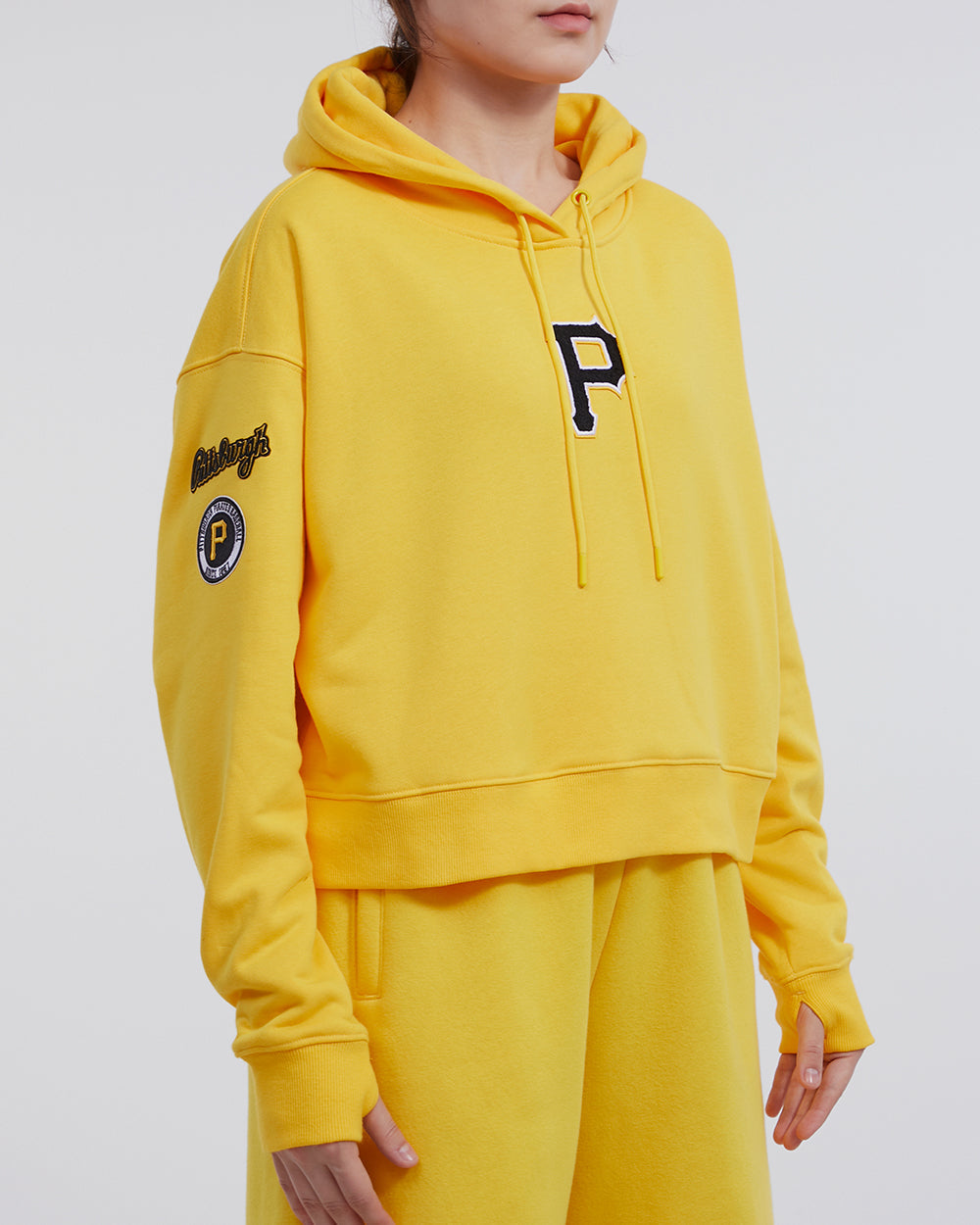 MLB PITTSBURGH PIRATES CLASSIC WOMEN'S CROPPED PULLOVER HOODIE (YELLOW)