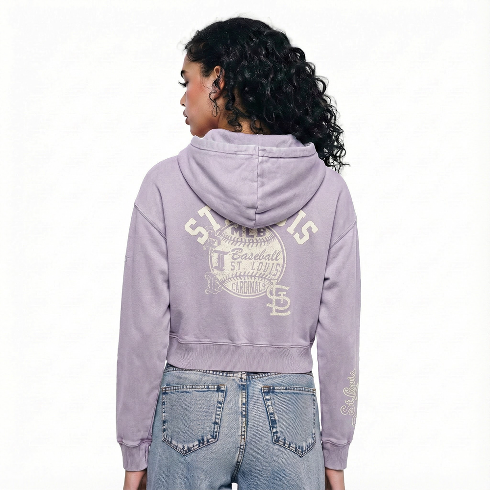 MLB ST. LOUIS CARDINALS STREET TEAM WOMEN'S ENZYME WASH FT CROPPED PO HOODIE (WASHED LILAC GRAY)