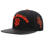 MLB SAN FRANCISCO GIANTS OLD ENGLISH CASQUETTE STRAPBACK EN CUIR À SIX PANNEAUX POUR UNISEXE (NOIR)