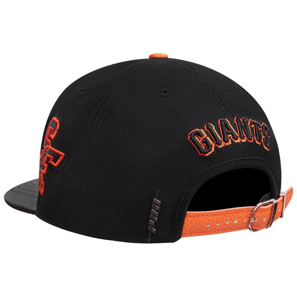 MLB SAN FRANCISCO GIANTS OLD ENGLISH CASQUETTE STRAPBACK EN CUIR À SIX PANNEAUX POUR UNISEXE (NOIR)