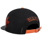 MLB SAN FRANCISCO GIANTS OLD ENGLISH CASQUETTE STRAPBACK EN CUIR À SIX PANNEAUX POUR UNISEXE (NOIR)
