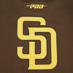 MLB SAN DIEGO PADRES CITY ARCH MEN'S FLC CREWNECK (BROWN)