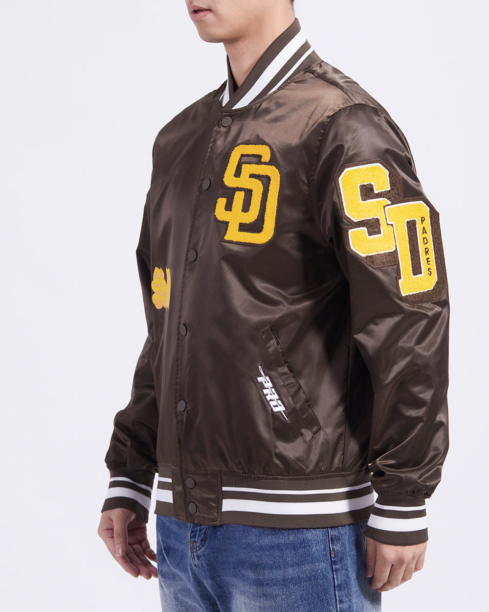 MLB SAN DIEGO PADRES OLD ENGLISH BLOUSON EN SATIN À BORDS CÔTELÉS POUR HOMME (BRUN)