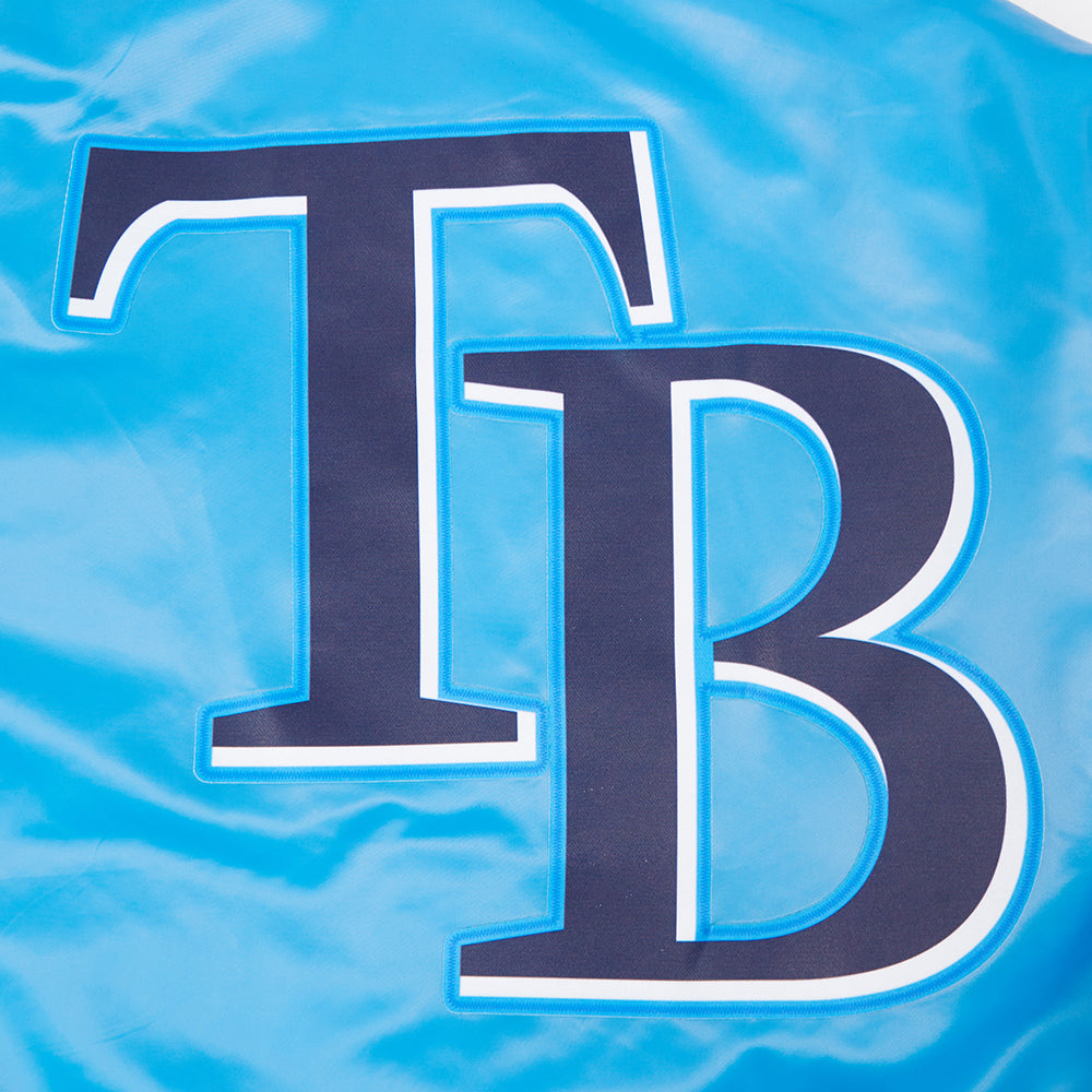 MLB TAMPA BAY RAYS SCRIPT TAIL BLOUSON EN SATIN POUR HOMME (BLEU UNIVERSITÉ)